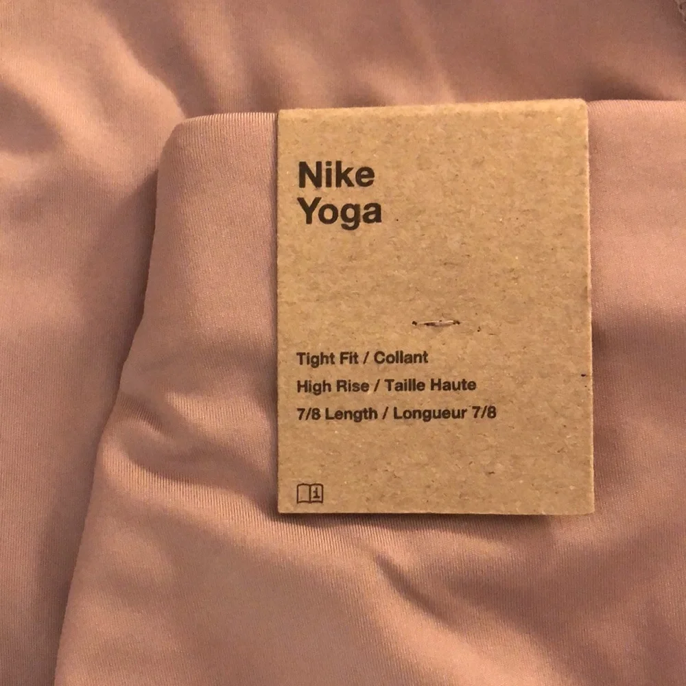 NWT [Nike] DrI-Fit Tight Fit High Rise 7/8 Length Training Yoga Pants Plus Sz 1X - Picture 9 of 13